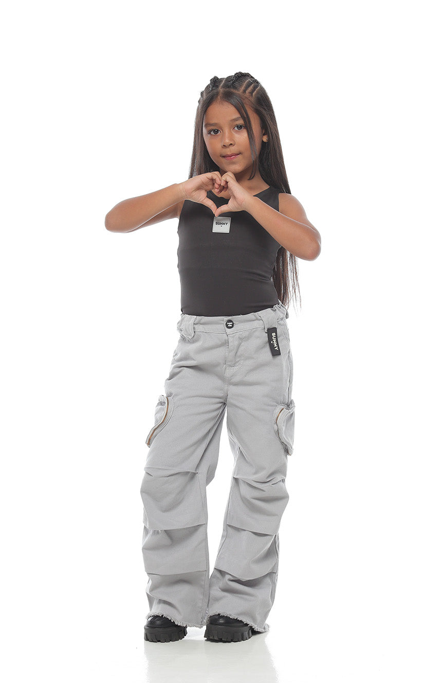 Set Blusa Negra & Pantalón Cargo Gris