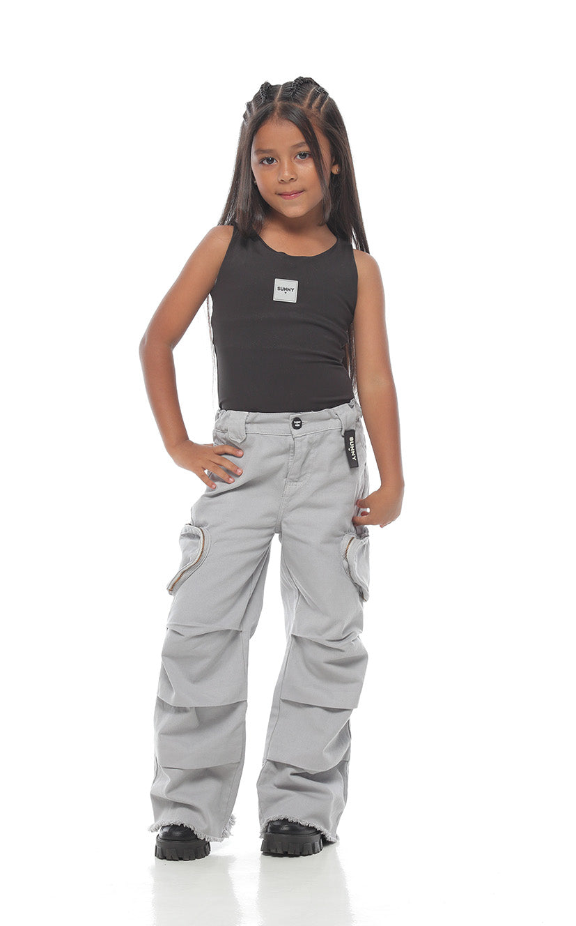 Set Blusa Negra & Pantalón Cargo Gris