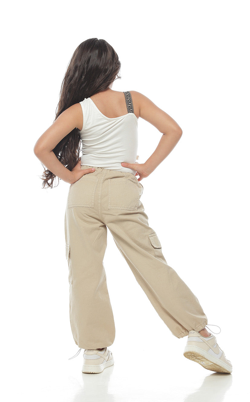 Set Blusa Blanca & Pantalón Cargo Beige